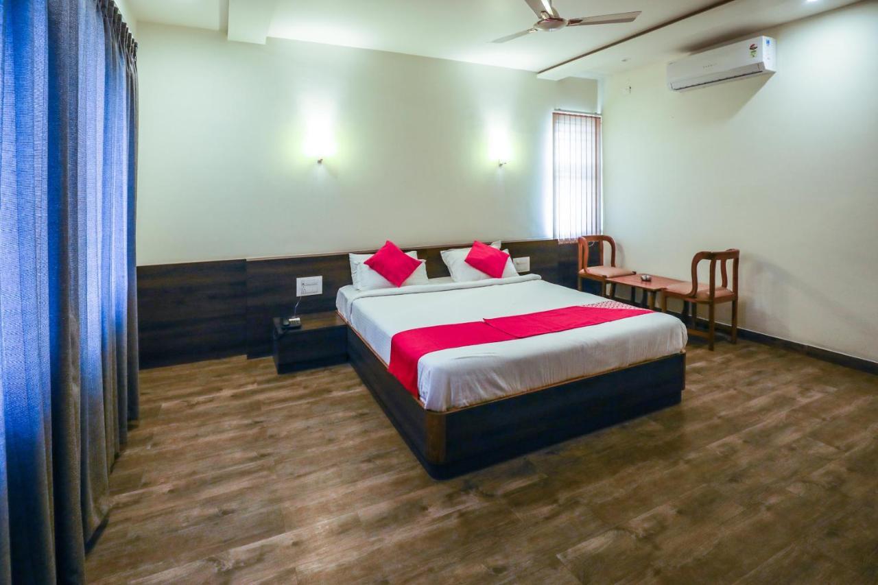 Hotel The Cult Hubli Eksteriør billede